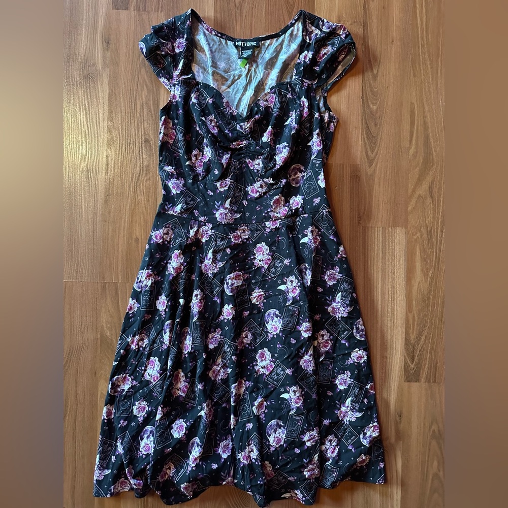 Hot Topic Tarot & Purple Rose Dress size Medium